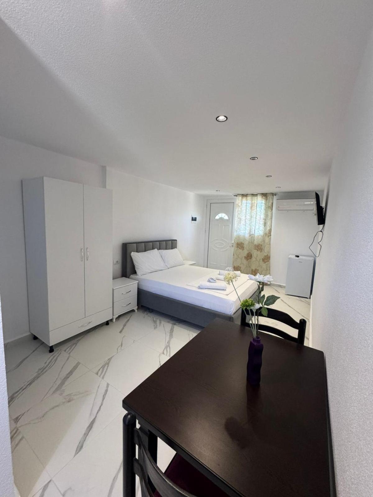 Ilias House Hotel Ksamil Eksteriør billede